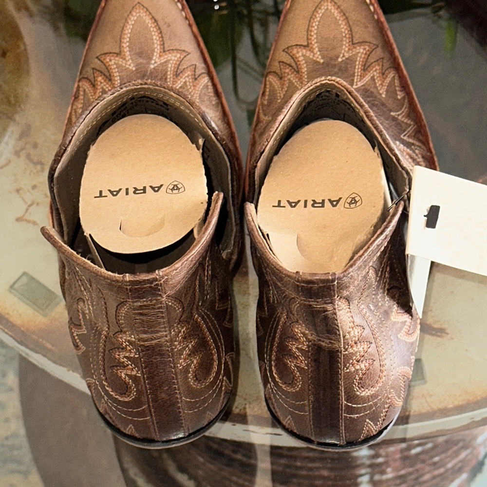 Ariat Dixon Brown western Ankle Boots with Rugged Soles Classic Sz 9 Leather NWT - Picture 13 of 14